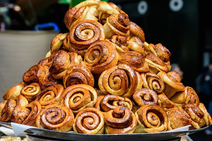 English Food Tasting Session and Private Tour of London  - Photo 1 of 12